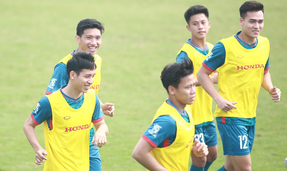 tuyen viet nam va u23 doi dau nay lua tren san tap 02 tuyen viet nam va u23 doi dau nay lua tren san tap 02