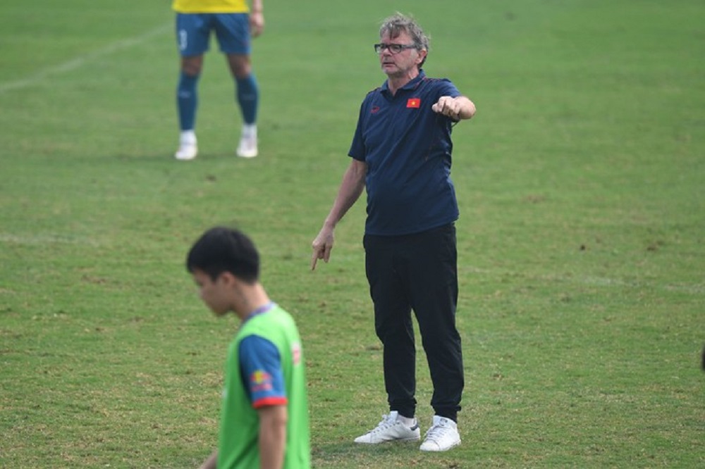 tuyen viet nam va u23 doi dau nay lua tren san tap 04 tuyen viet nam va u23 doi dau nay lua tren san tap 04