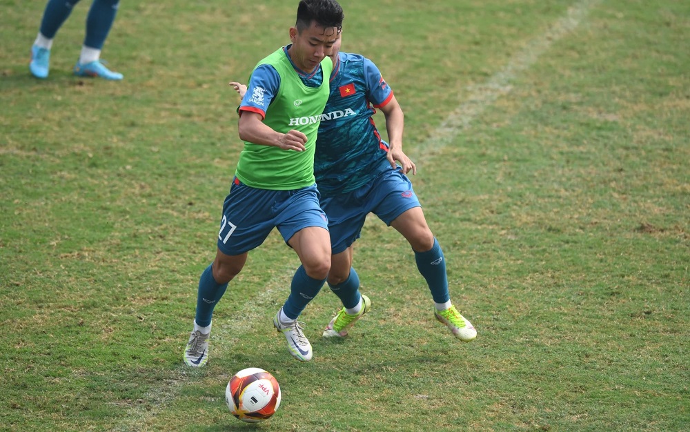 tuyen viet nam va u23 doi dau nay lua tren san tap 07 tuyen viet nam va u23 doi dau nay lua tren san tap 07