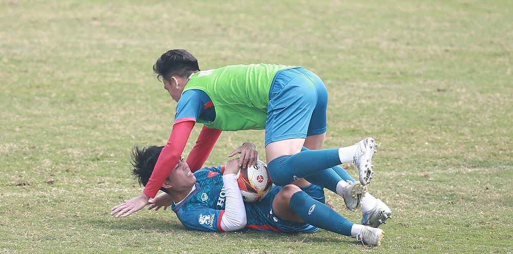 tuyen viet nam va u23 doi dau nay lua tren san tap 08 tuyen viet nam va u23 doi dau nay lua tren san tap 08
