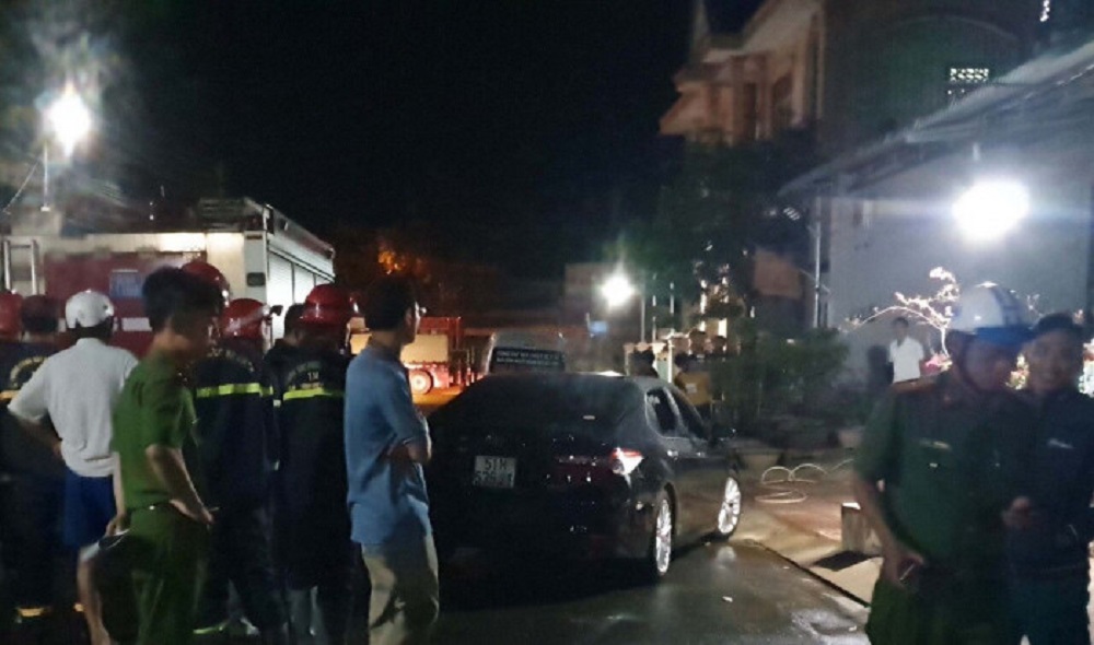 nguyen nhan xe camry no giua duong tai xe tu vong o binh phuoc 02 nguyen nhan xe camry no giua duong tai xe tu vong o binh phuoc 02