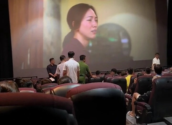 cinestar thong tin viec cong an vao rap kiem tra dot xuat tuoi nguoi xem phim mai cua tran thanh