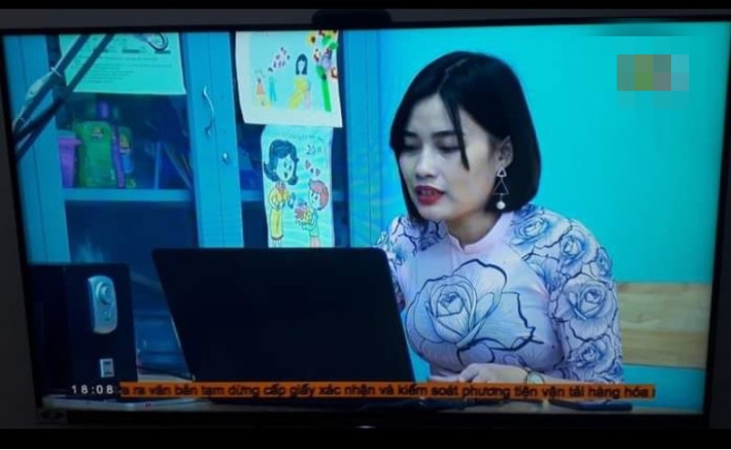 tu mot nguoi khong thao cong nghe nu giao vien giup hoc sinh gianh giat cac giai 4 01 tu mot nguoi khong thao cong nghe nu giao vien giup hoc sinh gianh giat cac giai 4 01