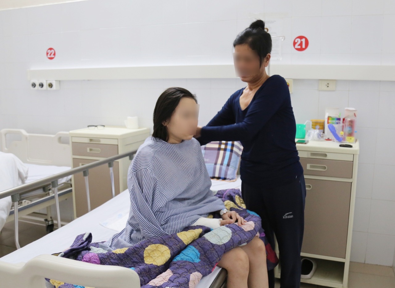 quang ninh suc khoe nu sinh nga tu tang 4 truong hoc hien gio ra sao 