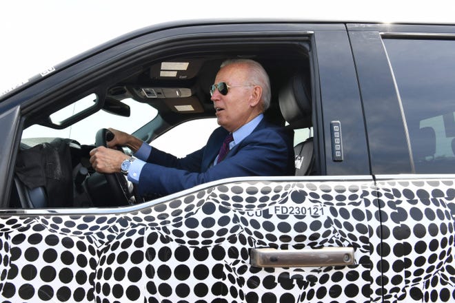 tong thong joe biden lai thu xe dien tong thong joe biden lai thu xe dien