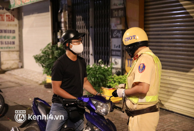 tphcm ngay dau thuc hien lenh gioi nghiem 10 tphcm ngay dau thuc hien lenh gioi nghiem 10