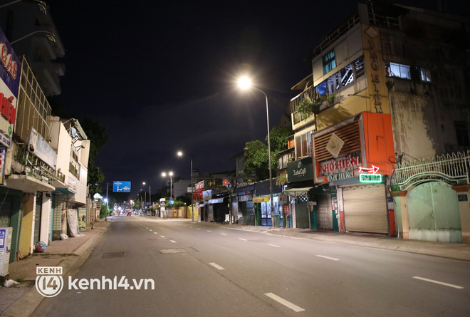 tphcm ngay dau thuc hien lenh gioi nghiem 8 tphcm ngay dau thuc hien lenh gioi nghiem 8