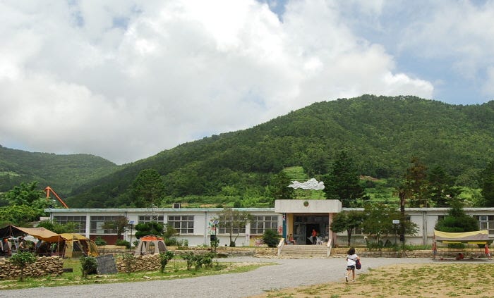 truong hoc bi bo hoang 2 truong hoc bi bo hoang 2