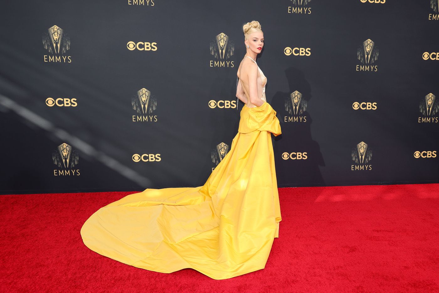 anya taylor joy emmy 2021 2