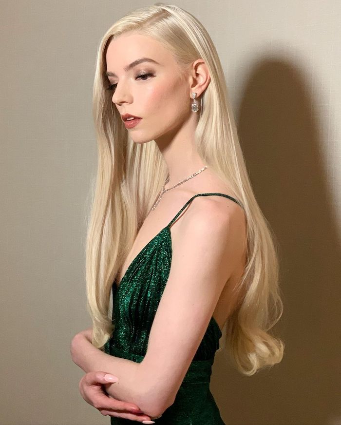 anya taylor joy qua cau vang 1