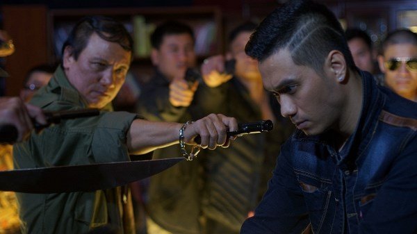 nguoi phan xu phim bao luc