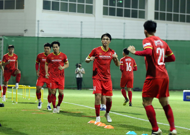 buoi tap cua doi tuyen viet nam o uae 4 buoi tap cua doi tuyen viet nam o uae 4