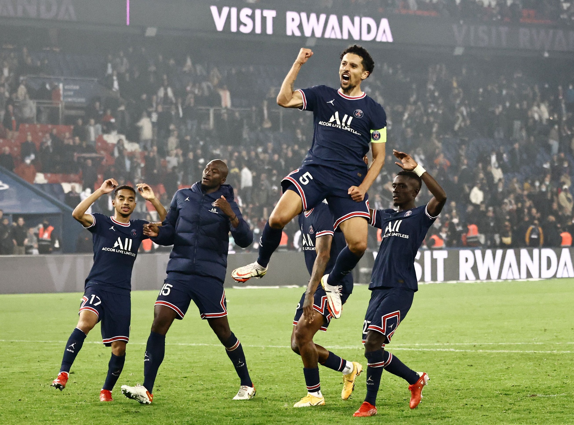 psg thang nguoc lille