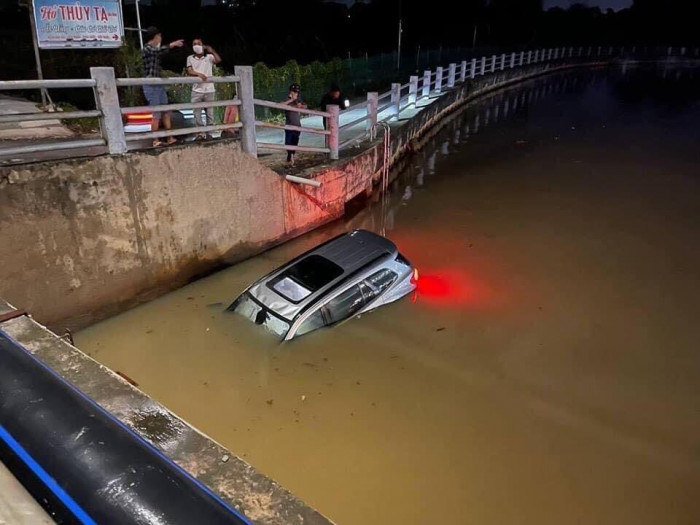 o to lao xuong kenh