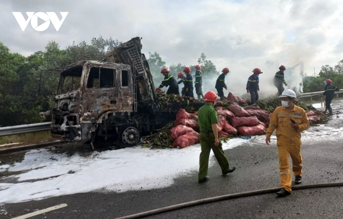 xe tai boc chay xe tai boc chay