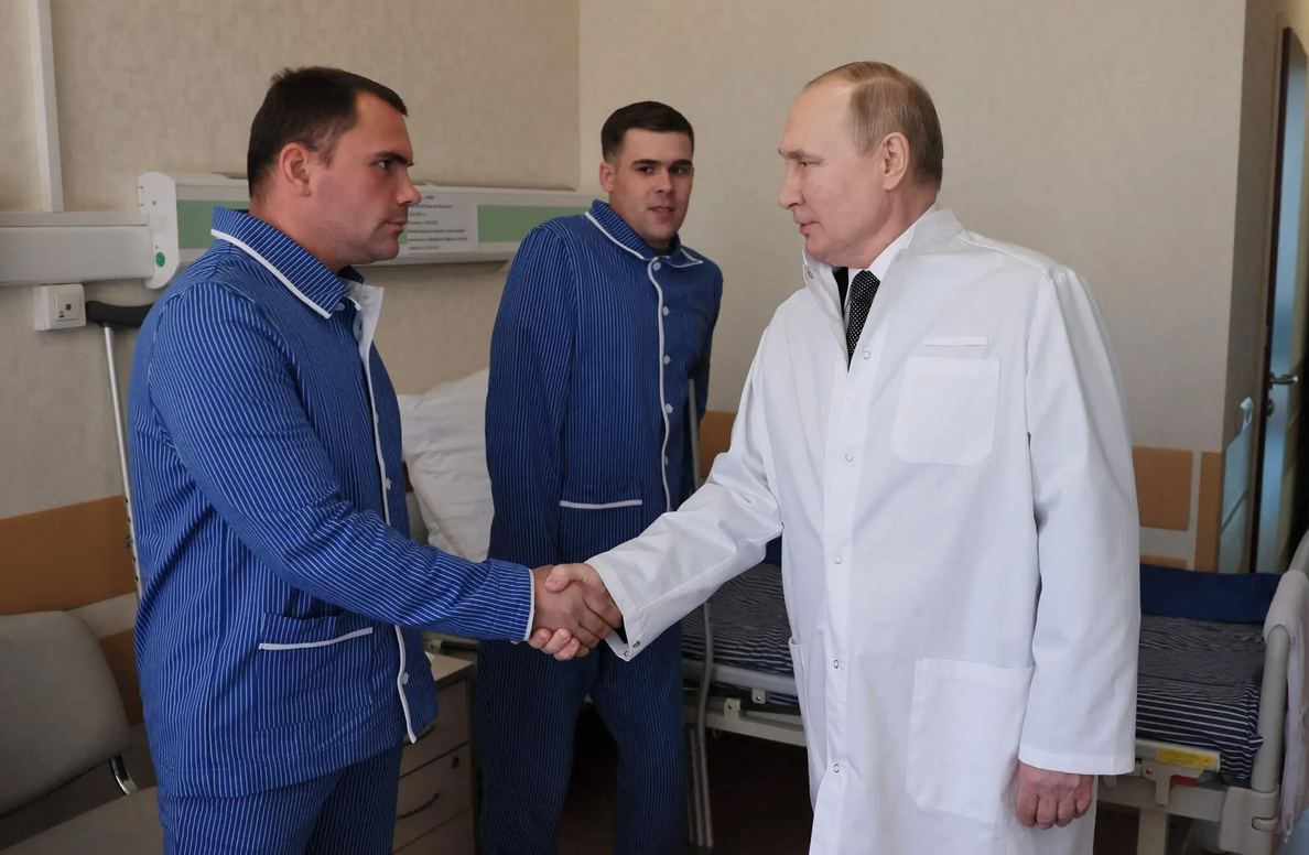 tong thong putin tham binh si tong thong putin tham binh si