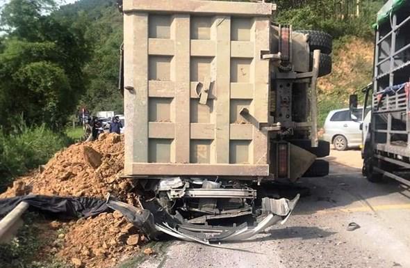 xe tai de oto con xe tai de oto con