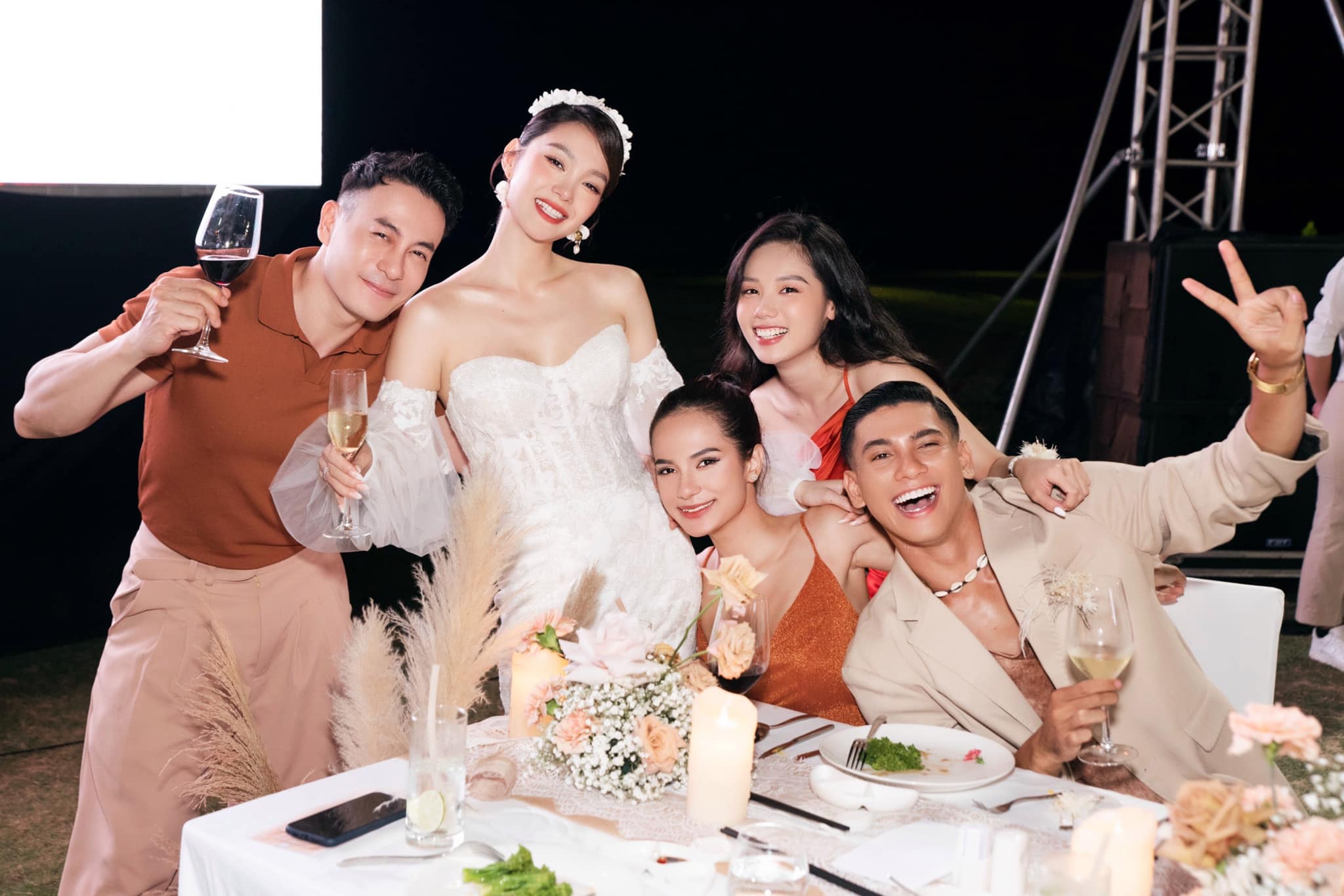 dam cuoi minh hang dam cuoi minh hang