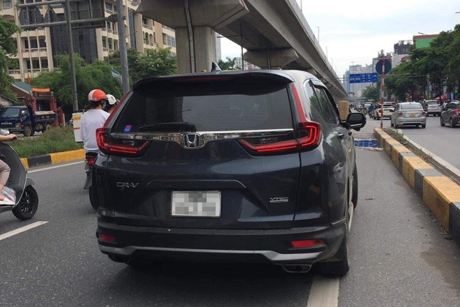 tai xe honda cr v hanh hung nguoi