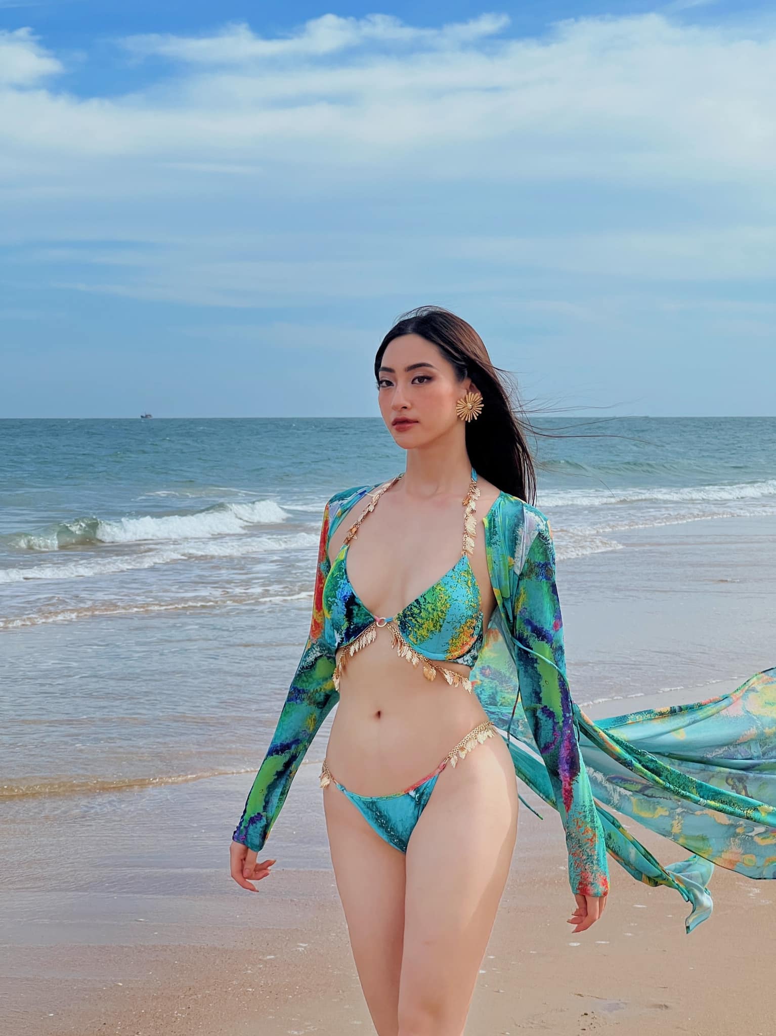 luong thuy linh dien bikini 8