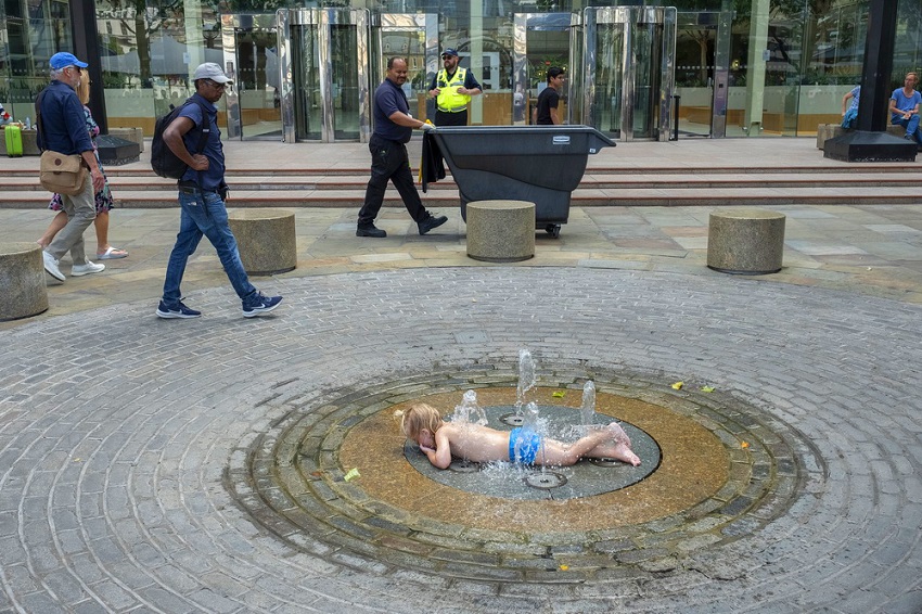 nong ky luc 40 do c nguoi dan chau au do xo ra bien spl1