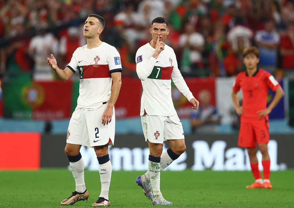 ronaldo thua nhan loi qua tieng lai voi cau thu han quoc 01 ronaldo thua nhan loi qua tieng lai voi cau thu han quoc 01
