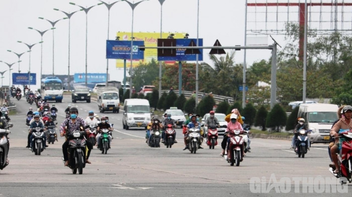 nguoi dan mien tay tro lai tphcm lam viec