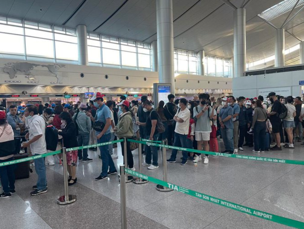 san bay tan son nhat