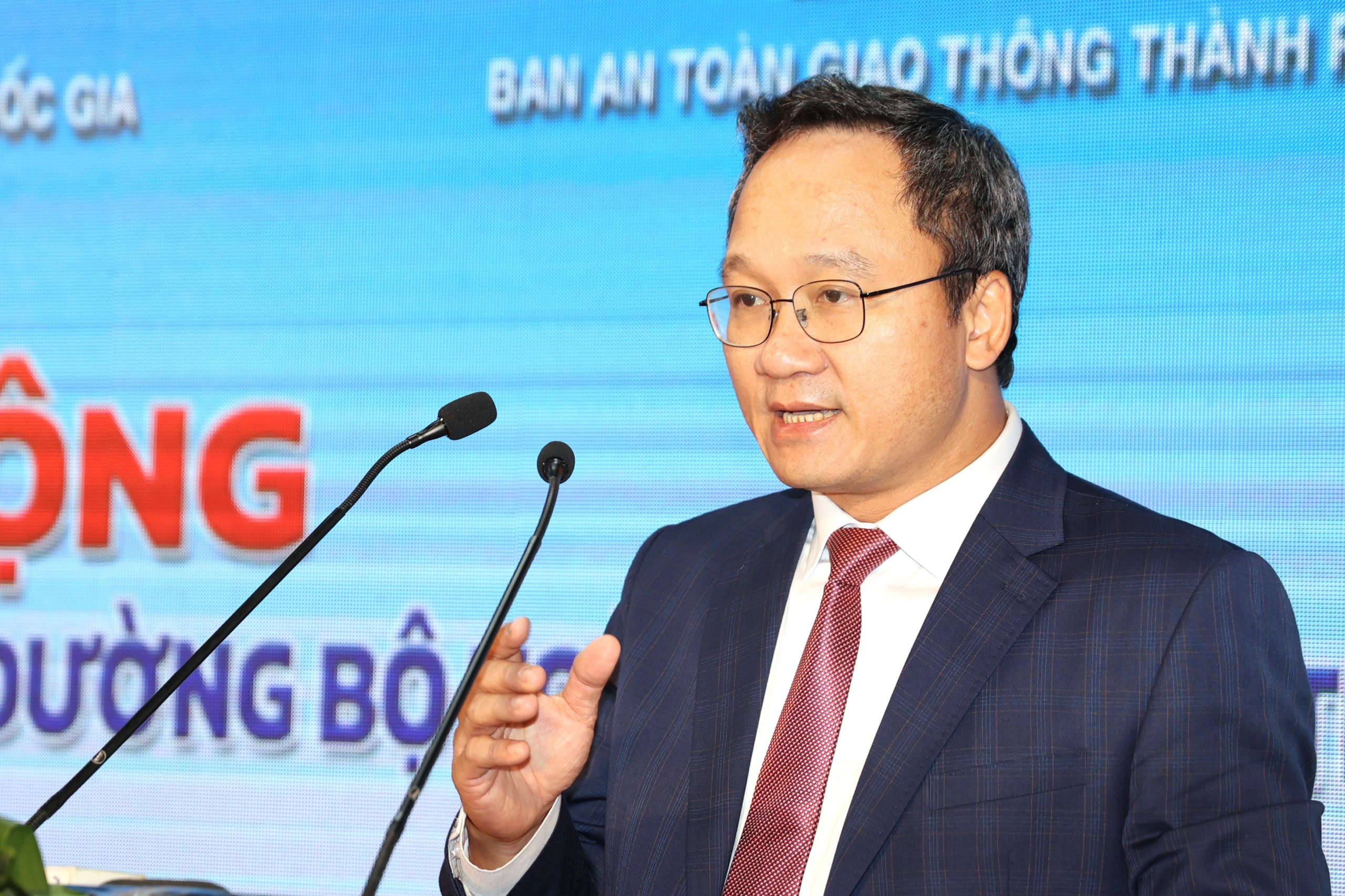 o khuat viet hung