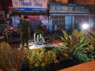 ha noi va cham voi tau hoa 2 phu nua di xe may thuong vong nho ha noi va cham voi tau hoa 2 phu nua di xe may thuong vong nho