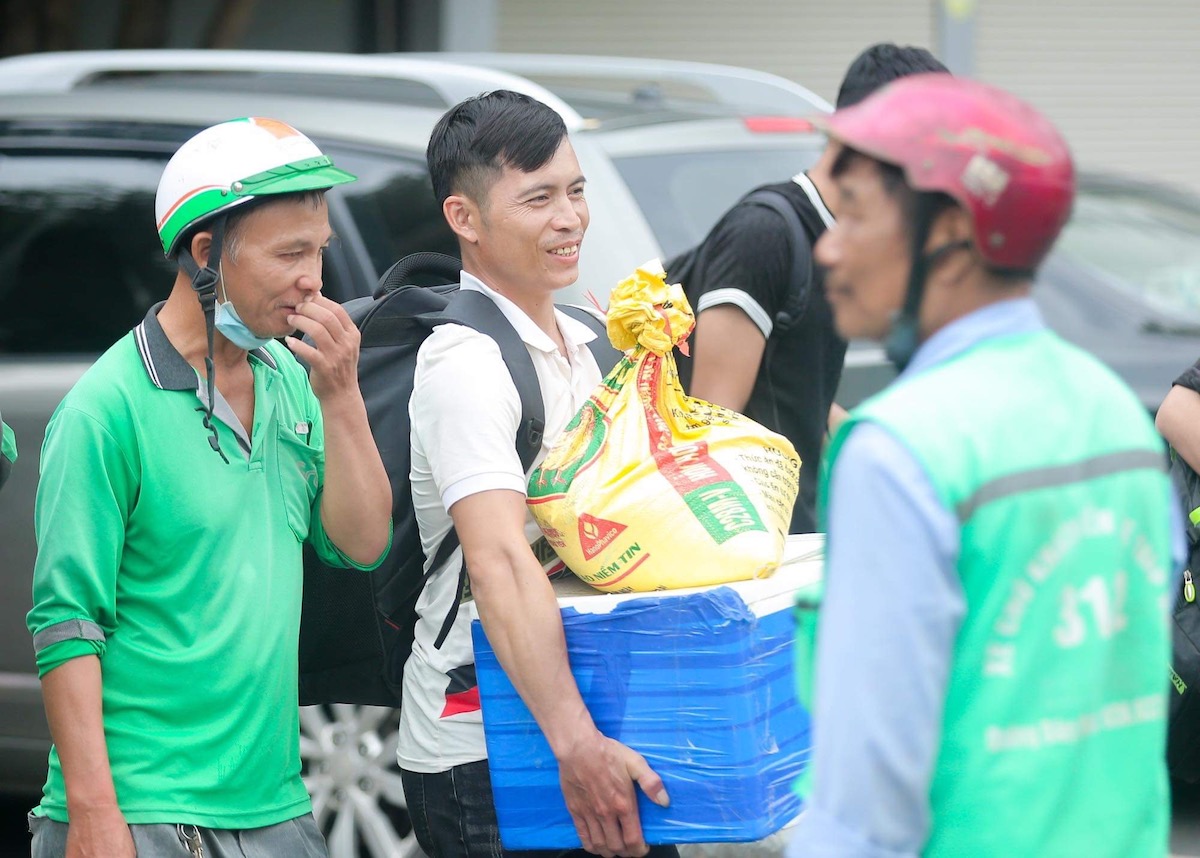 img0344nguoi dan un un keo ve thu do sau ky nghi le