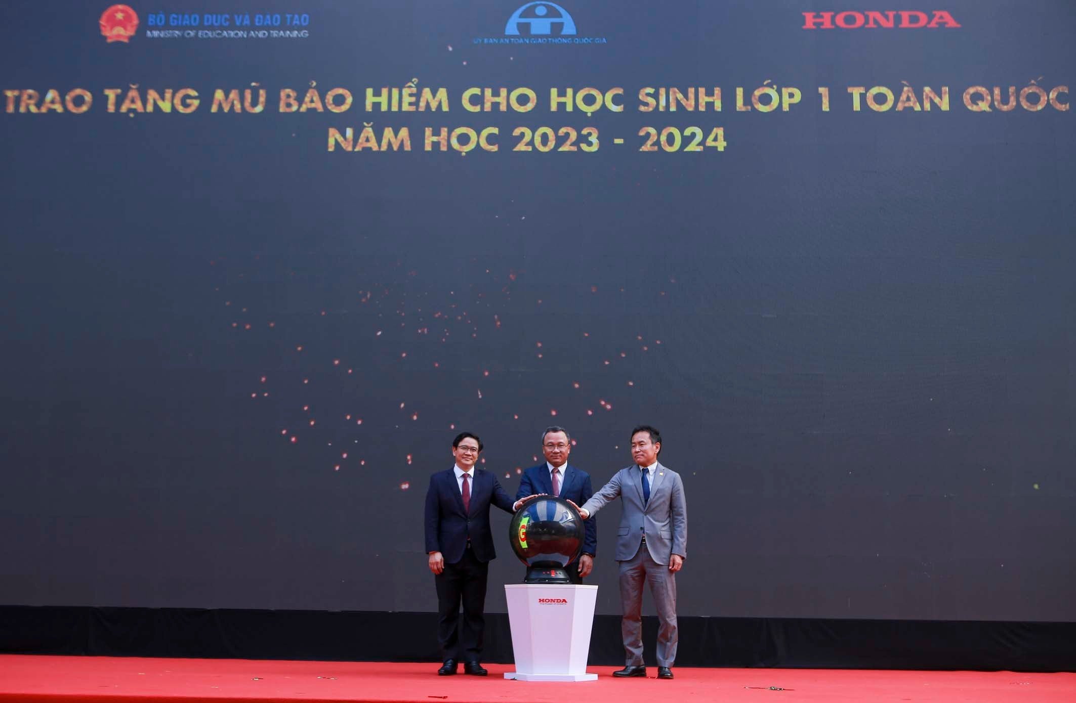 hai trieu mu bao hiem cho hoc sinh lop 1 tren toan quoc trong nam hoc 2023 2024 9