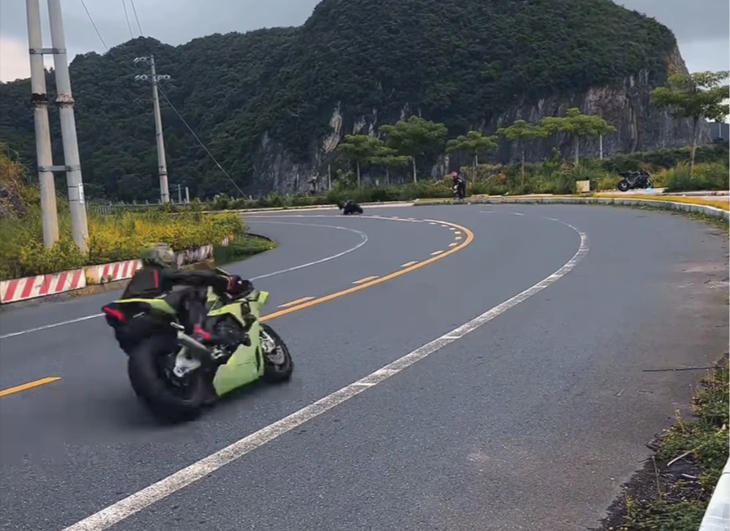 khoi to tai xe lai xe boc dau chay gan 300km h o hai phong khoi to tai xe lai xe boc dau chay gan 300km h o hai phong