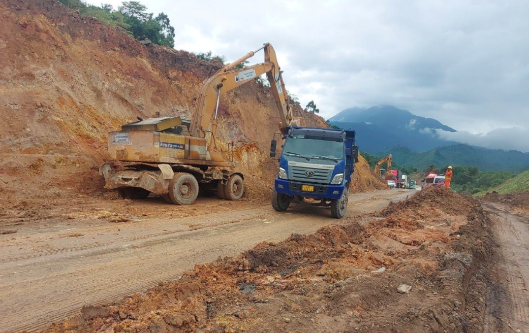 de nghi cong bo tinh huong khan cap thien tai cao toc la son tuy loan