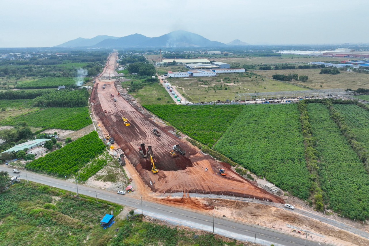 thu tuong yeu cau hoan thanh du an nha ga hanh khach t3 tan son nhat truoc 30 4 2025 3