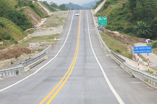 cap thiet nang cap cao toc yen bai lao cai len 4 lan xe