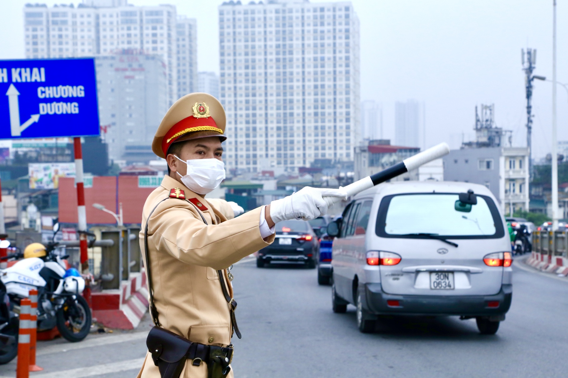 csgt tang cuong xu ly cac hanh vi vi pham tren cac cau dan vao noi do tp ha noi 1 csgt tang cuong xu ly cac hanh vi vi pham tren cac cau dan vao noi do tp ha noi 1