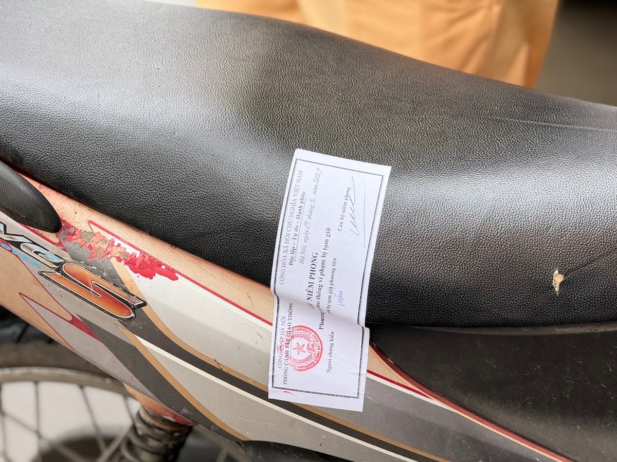 img4030csgt hn xu ly hang loat tai xe di nguoc chieu tren duong trinh van bo