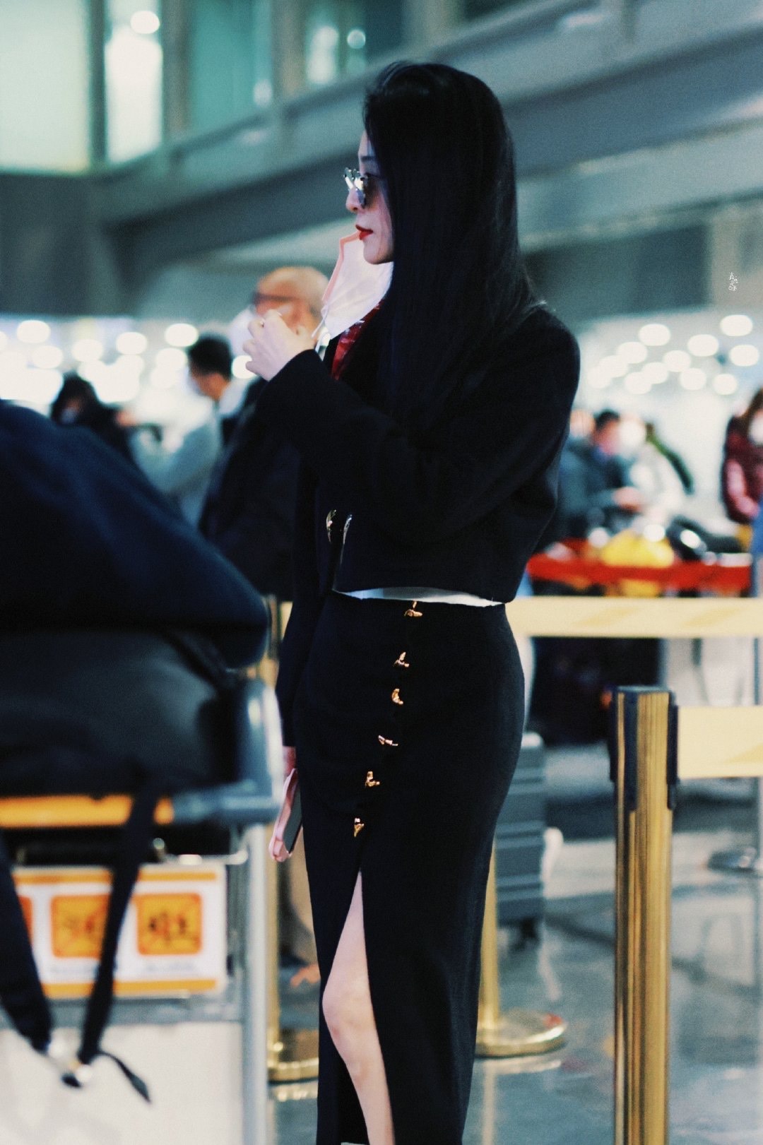 pham bang bang xuat hien o san bay voi visual va than thai dinh cao fan chi biet luu anh moi tay 5 pham bang bang xuat hien o san bay voi visual va than thai dinh cao fan chi biet luu anh moi tay 5