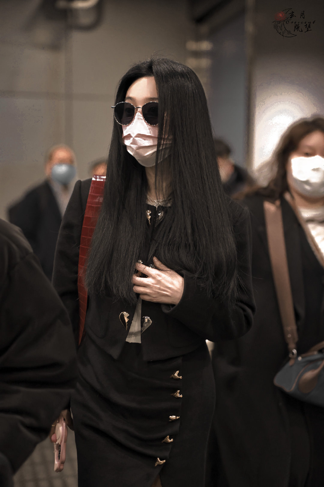 pham bang bang xuat hien o san bay voi visual va than thai dinh cao fan chi biet luu anh moi tay 9 pham bang bang xuat hien o san bay voi visual va than thai dinh cao fan chi biet luu anh moi tay 9