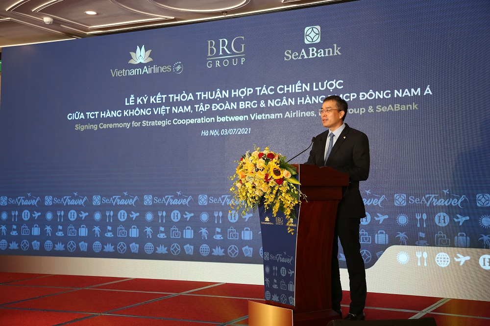 anh 2 ong dang ngoc hoa chu tich hdqt vietnam airlines phat bieu tai le