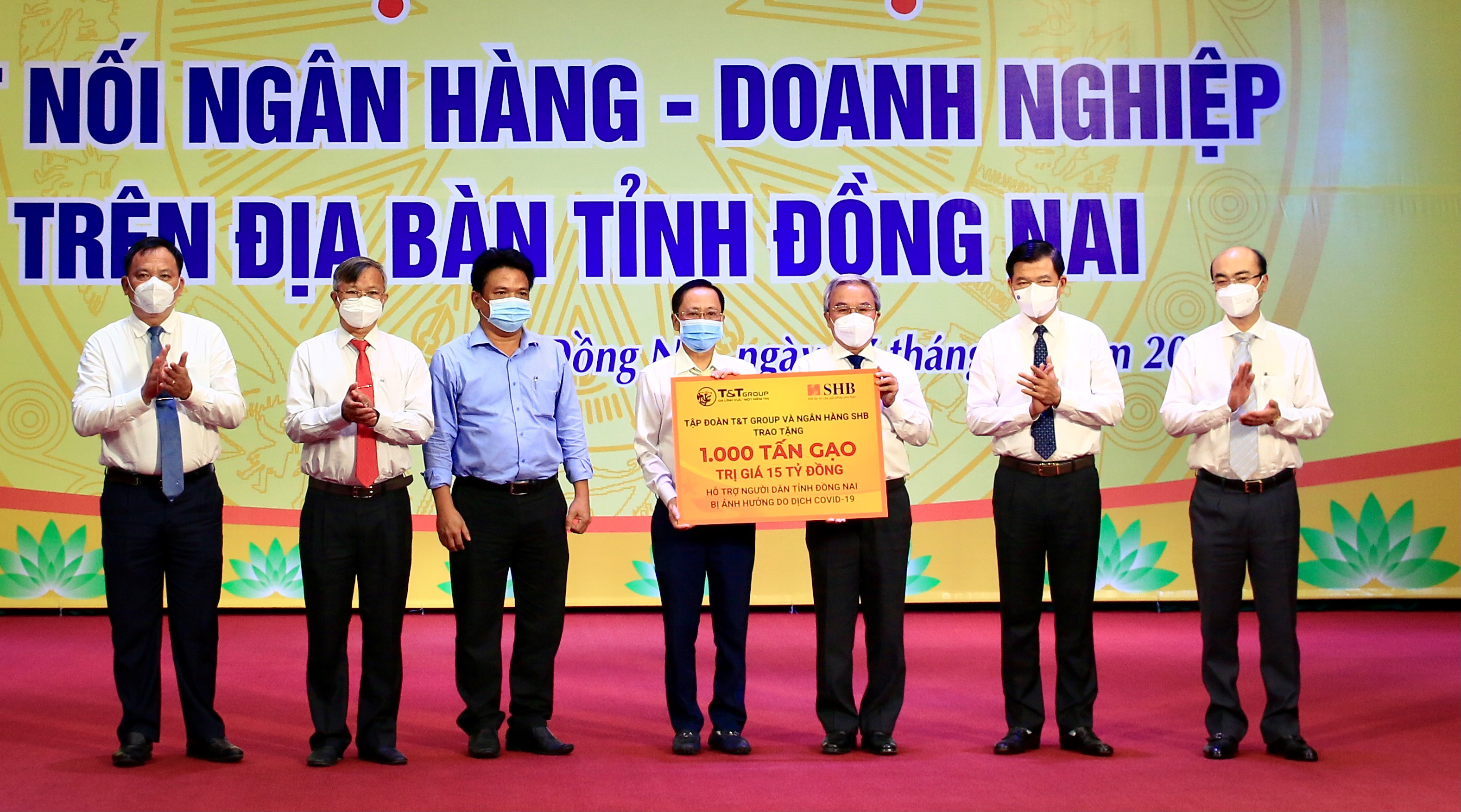 anh 2 anh 2