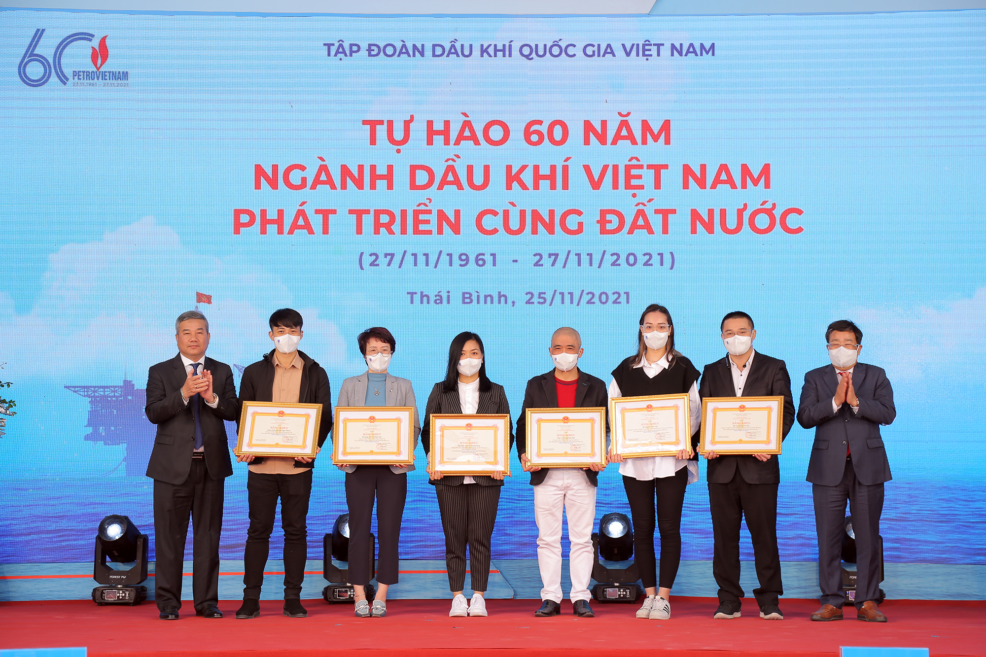 6 ton vinh nhung dong gop cua cac ca nhan cho nganh dau khi viet nam