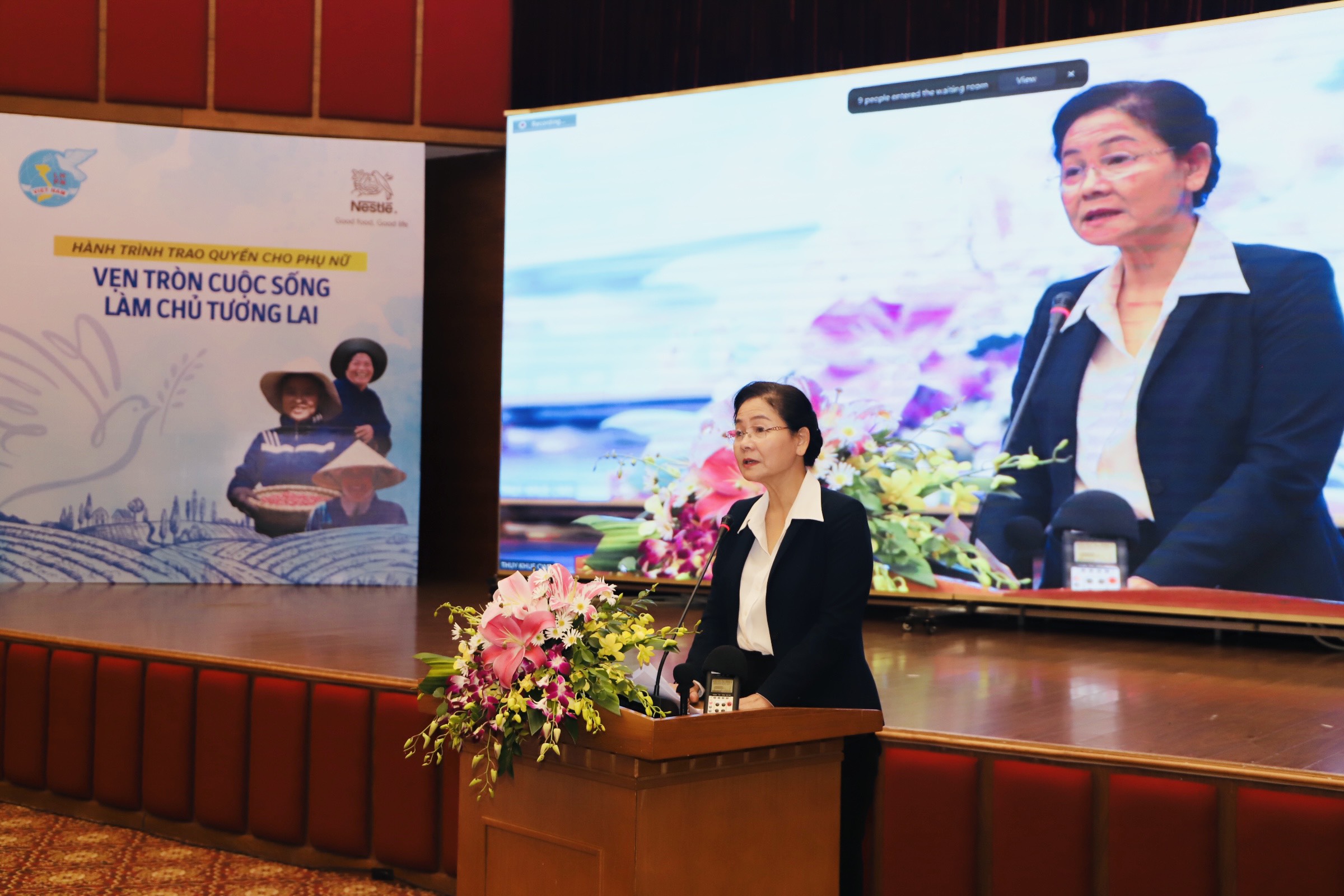 ba tran thi huong pho chu tich hoi lien hiep phu nu viet nam