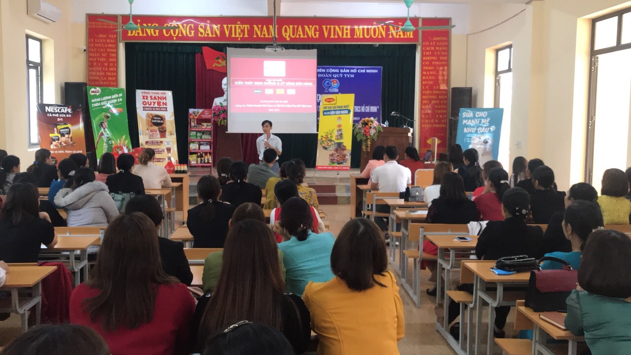 hoat dong tap huan kien thuc dinh duong va ky nang ban hang duoc trien khai trong khuon kho chuong trinh