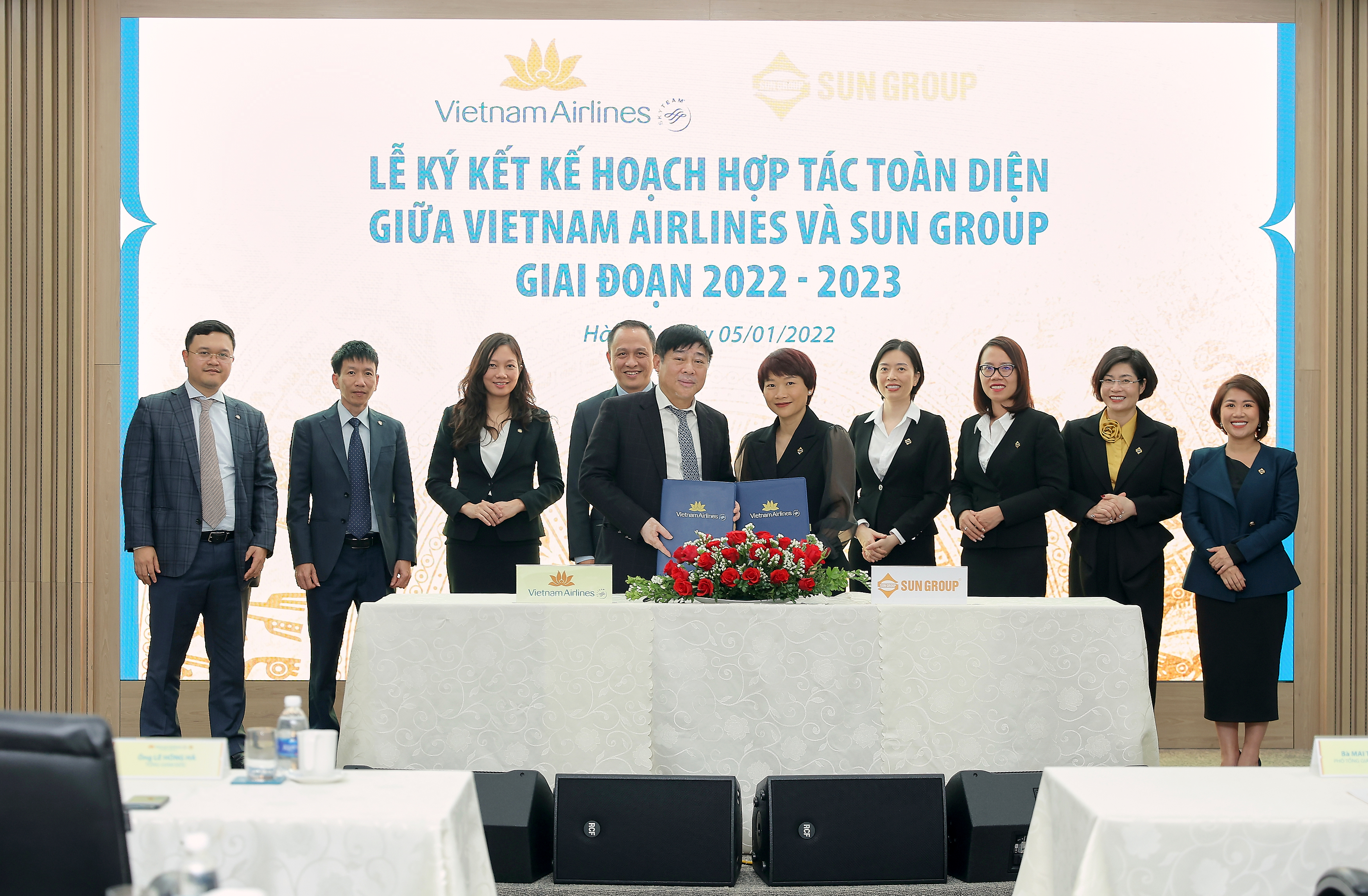 le ky ket kh hop tac toan dien giua sun group va vietnam airlines 1 le ky ket kh hop tac toan dien giua sun group va vietnam airlines 1