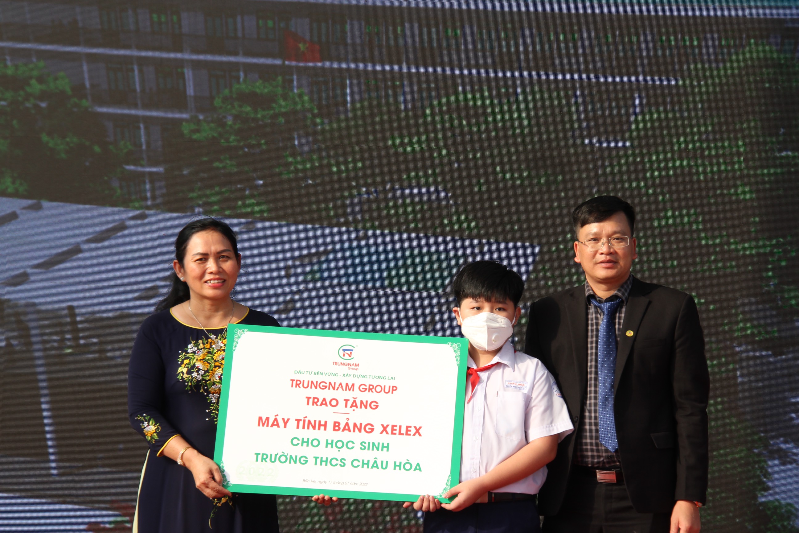 anh 4ben tretrung nam anh 4ben tretrung nam