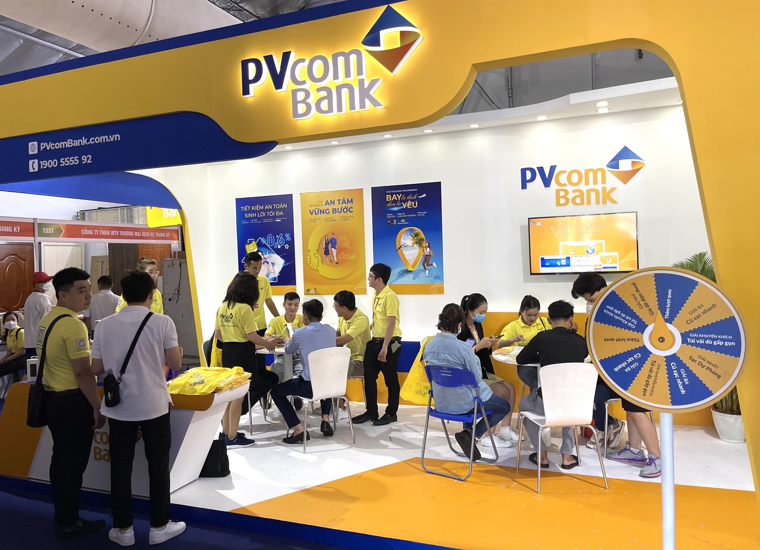 pic 2 gian hang pvcombank pic 2 gian hang pvcombank