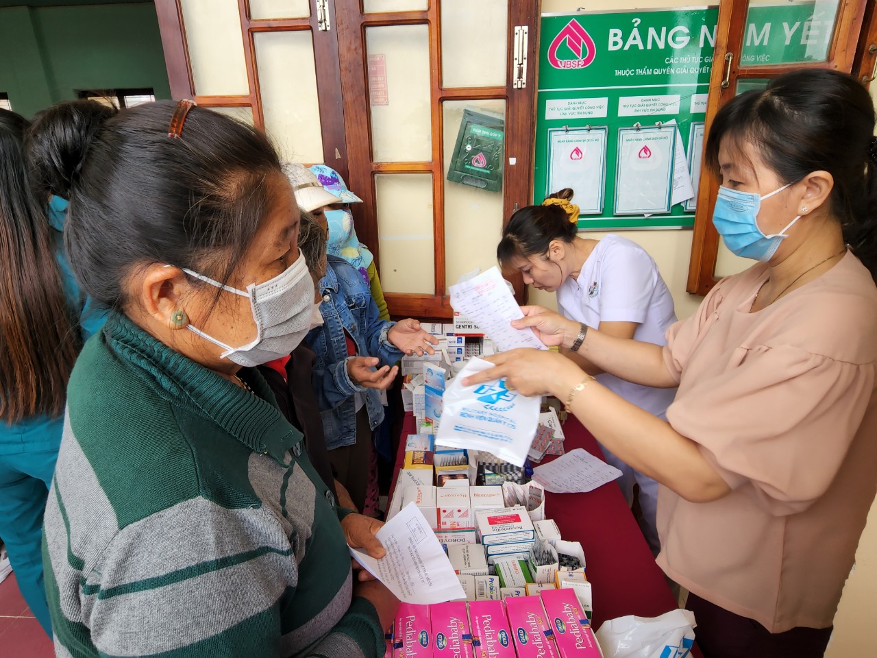 12dan do va phat thuoc sau kham cho nguoi dan