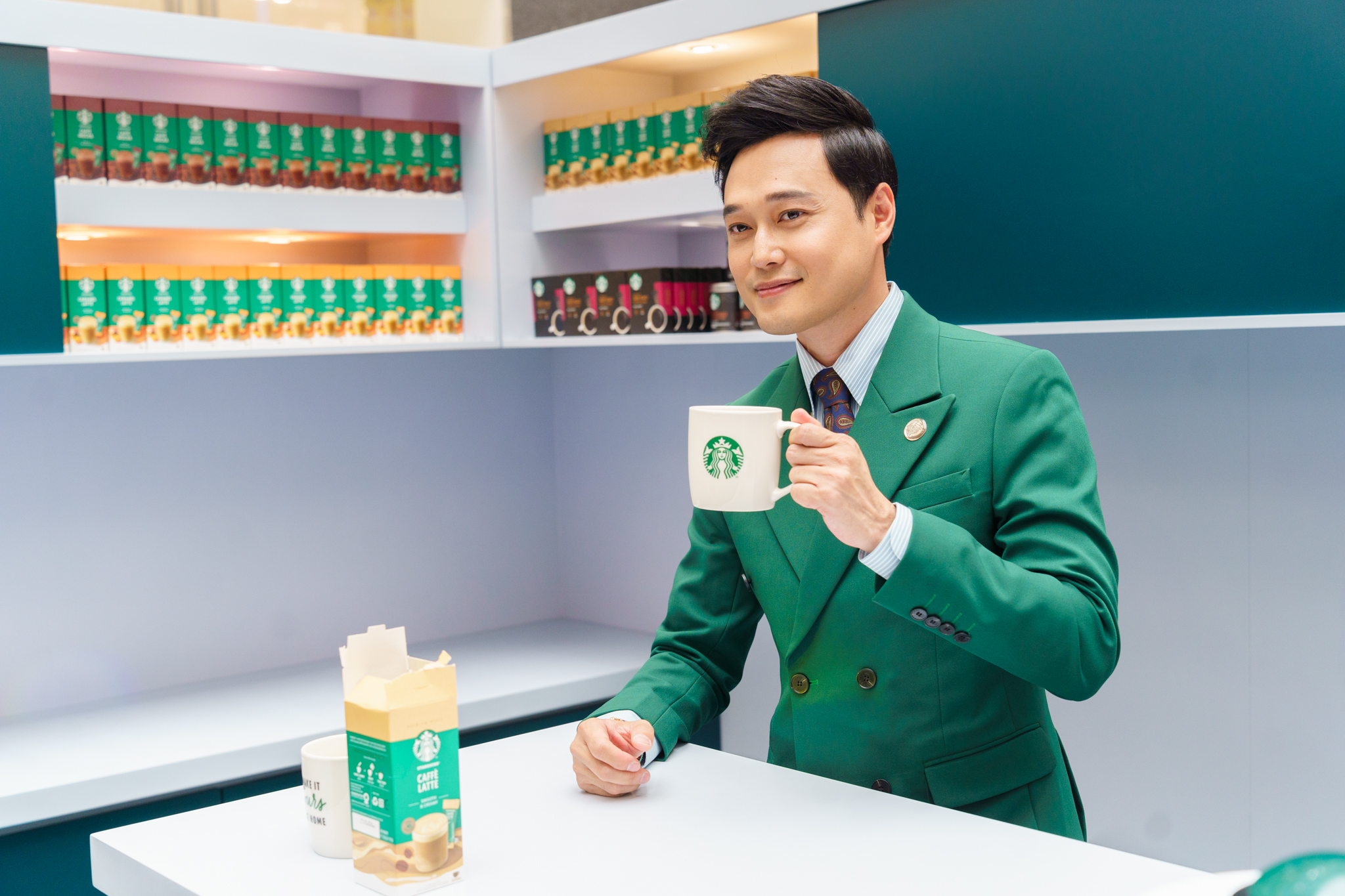 ca phe hoa tan cao cap starbucks moi gom bon huong vi dark roast caffe mocha caffe latte caramel latte
